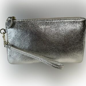 Befen Metallic Silver Wristlet Clutch